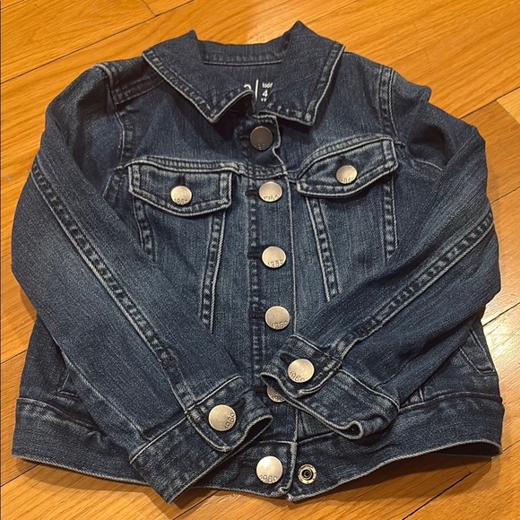 GAP Blue Jean Jacket Classic Denim Design - Picture 1 of 2